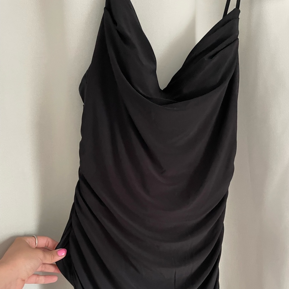 Beautiful black dress- perfect for prom, weddings, etc!